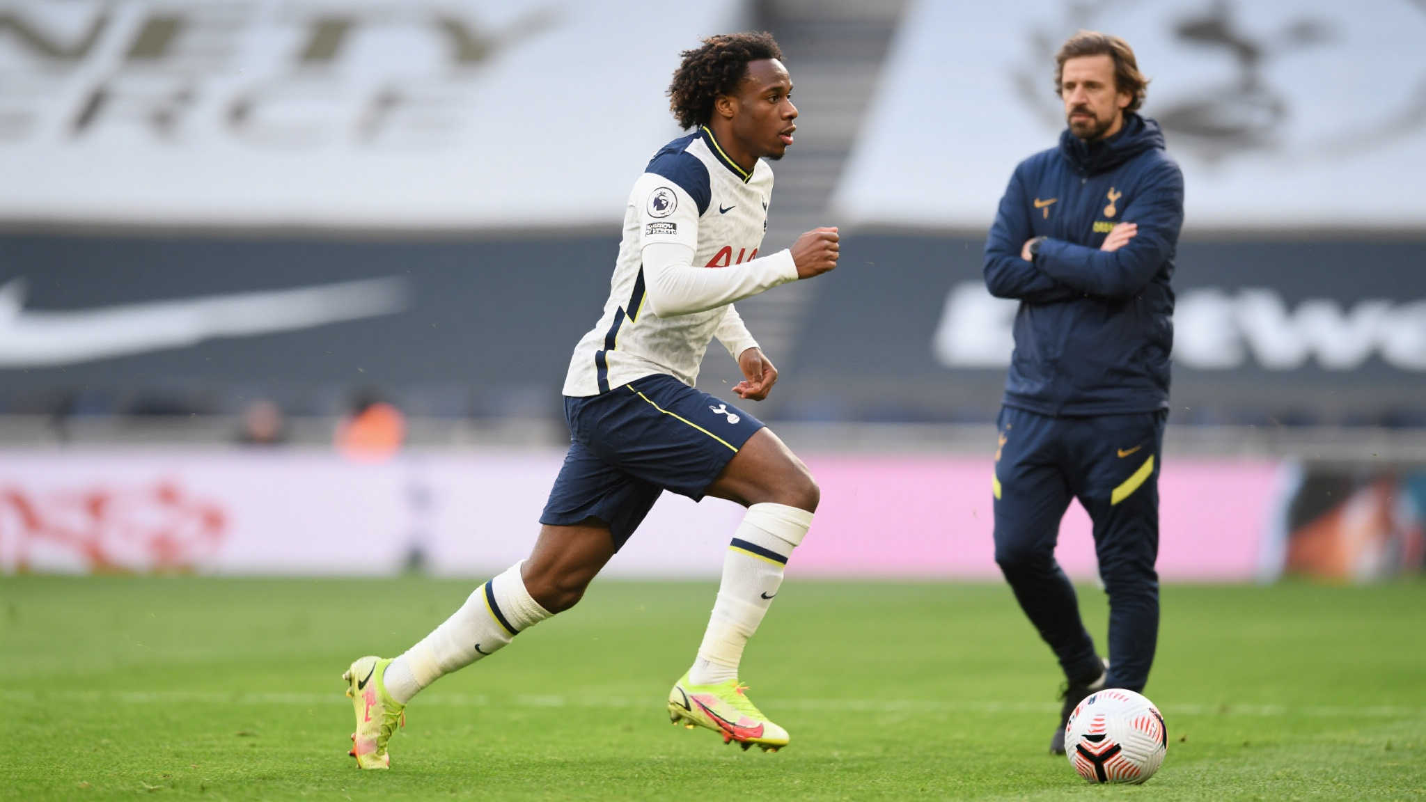 切尔西俱乐部拟保留两名前锋，杰克逊暂时不在出售计划内